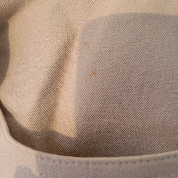 St John Tan SZ 12 Jeans with silver button and silver St John emblem - Picture 5 of 8